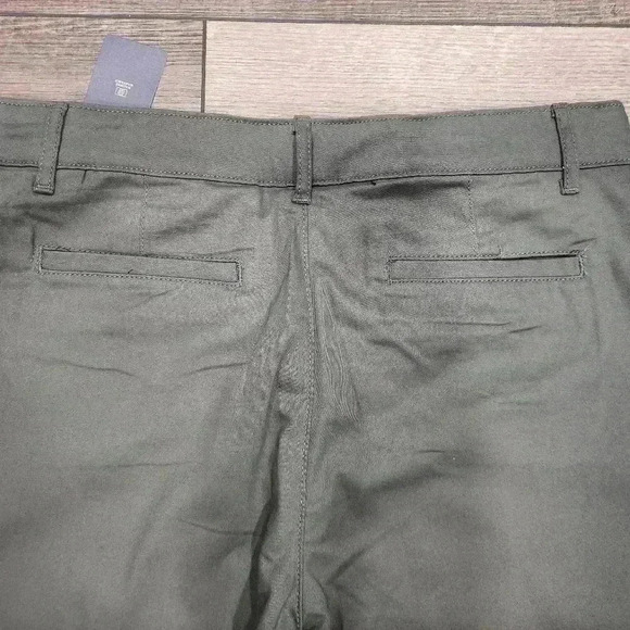 St. John’s Bay Mid Rise Capri Pants Size 14 Loren Green 4 Pockets - Picture 6 of 6